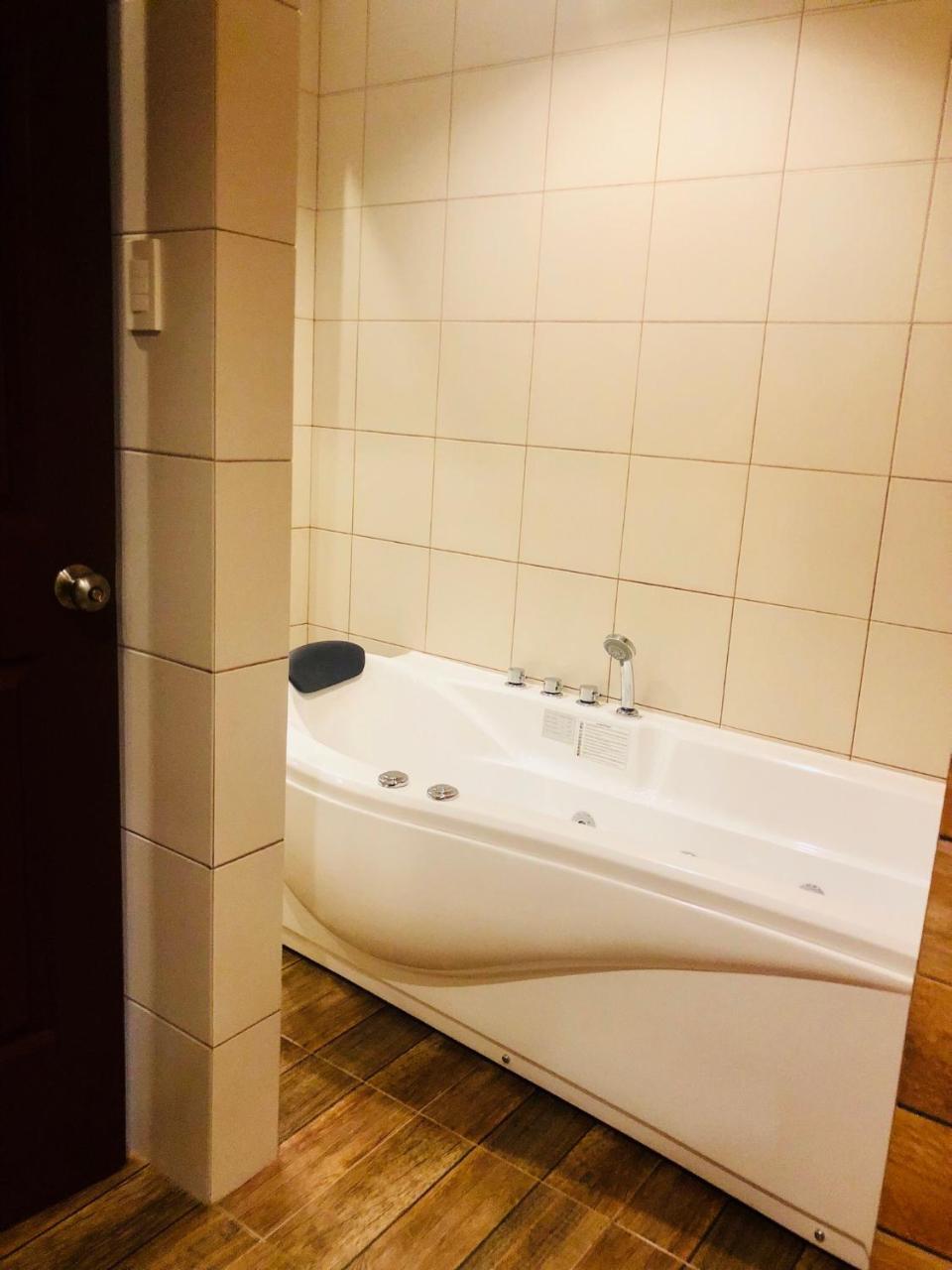 Hotel Apollo Lemery Екстер'єр фото